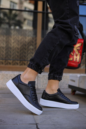 Black Sneaker CH017