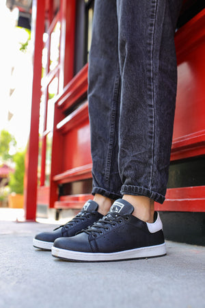 Black Sneaker CH977