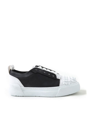 Black & White Sneaker CH169