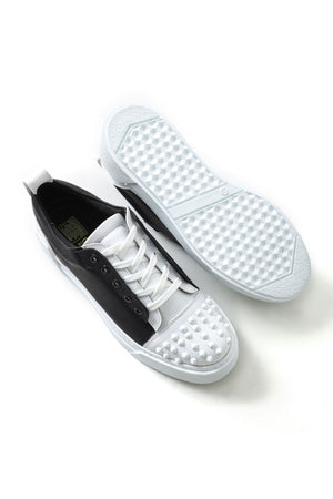 Black & White Sneaker CH169