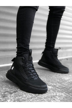 Triple Black Sneaker BA192