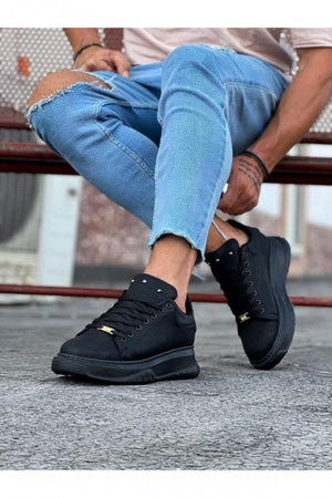 Triple Black Sneaker WG501