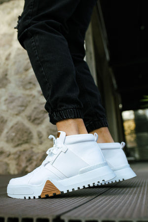 Triple White Sneaker CH057