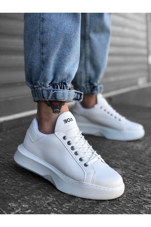 Triple White Sneaker WG0161