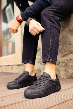 Tripple Black Sneaker CH015