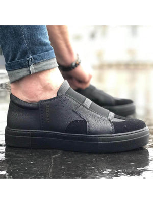 Tripple Black Sneaker CH033
