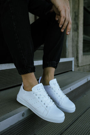 Tripple White Sneaker CH977