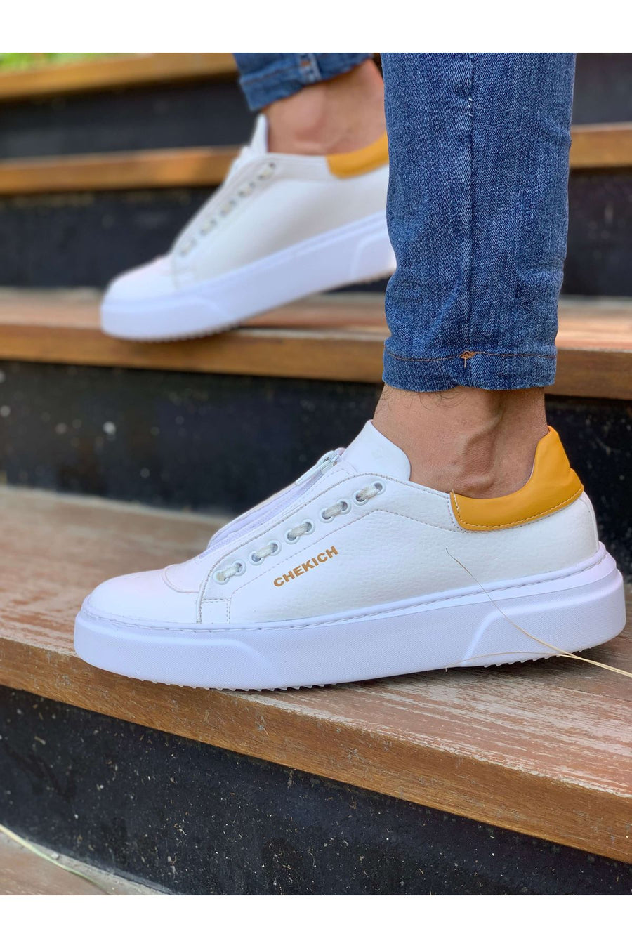 White & Yellow Sneaker CH092